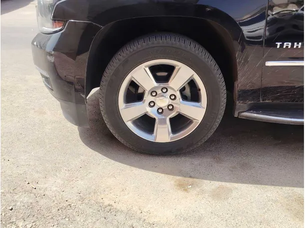 Car image 10