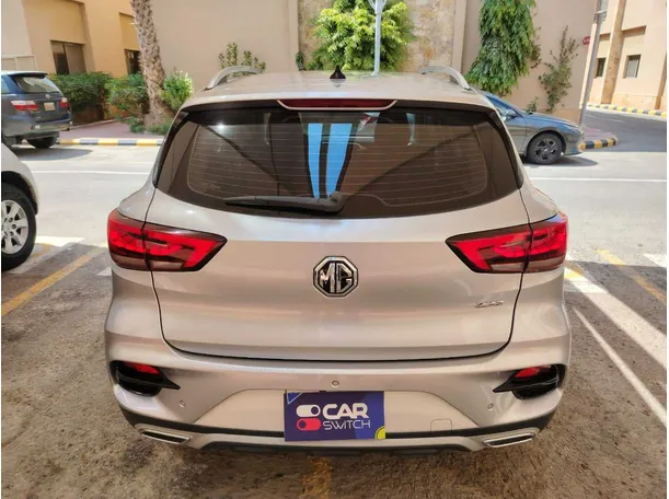 Car image 6
