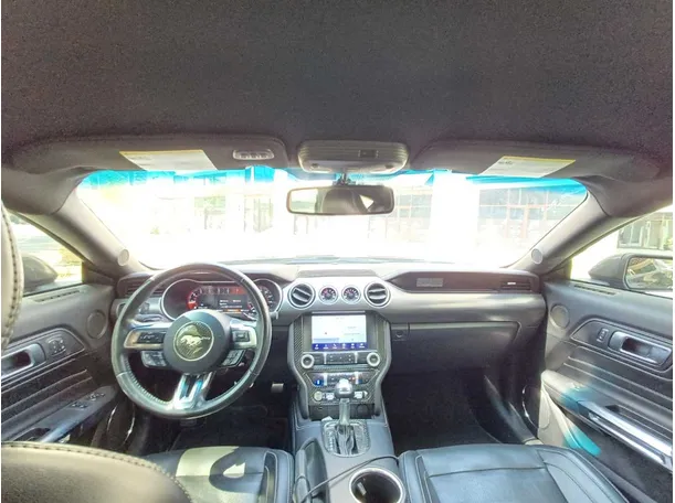 Car image 14