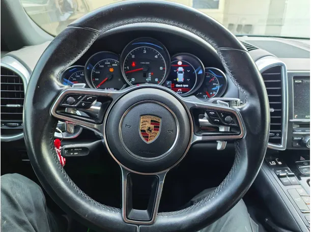 Car image 6