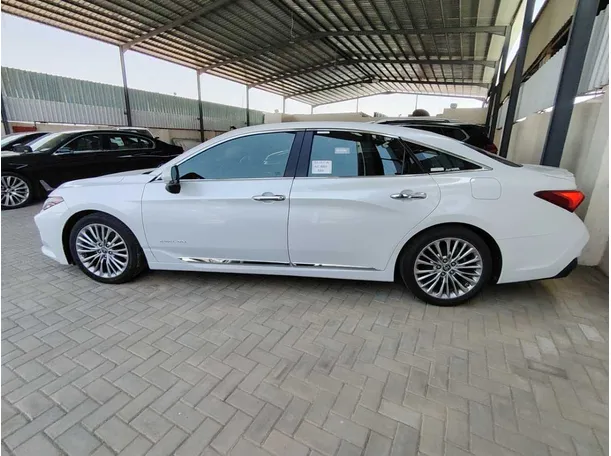 Car image 8