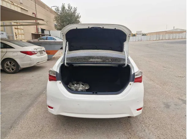 Car image 11