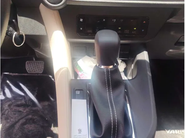 Car image 16