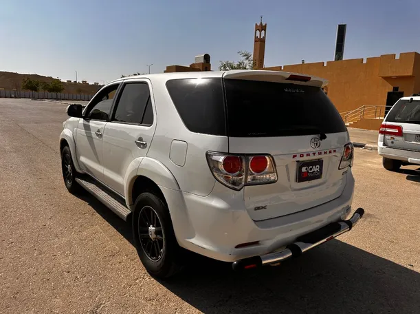Car image 7