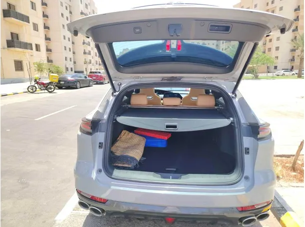 Car image 29