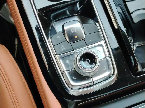 Car image 21