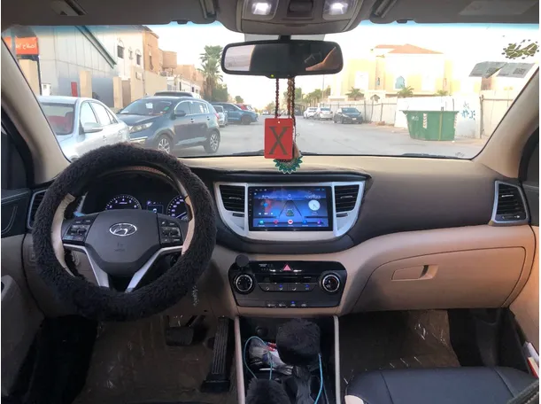 Car image 17