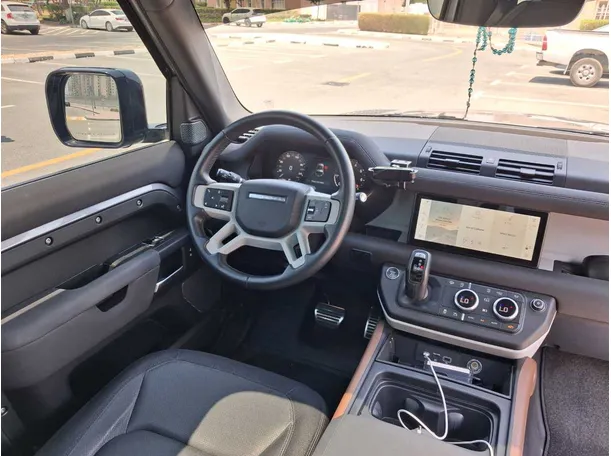 Car image 17