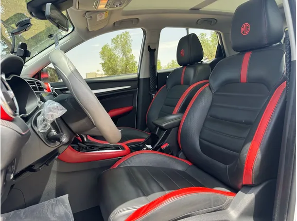 Car image 12