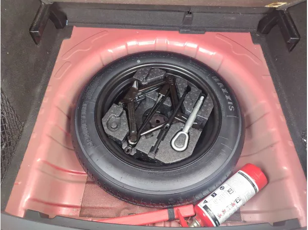 Car image 30