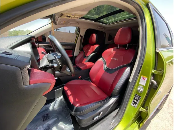 Car image 11