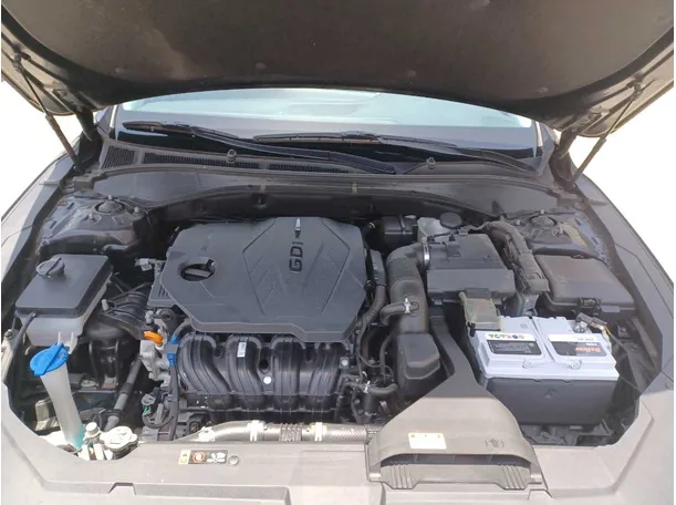 Car image 25