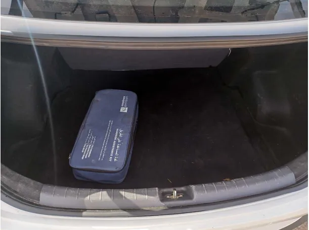 Car image 20
