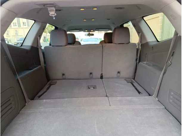Car image 27