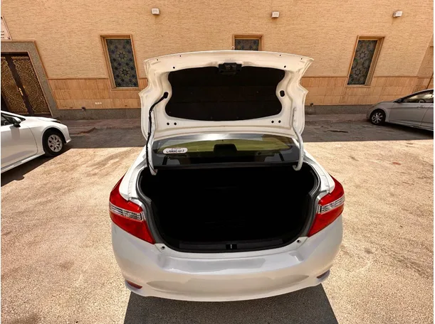Car image 20