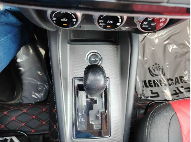 Car image 24