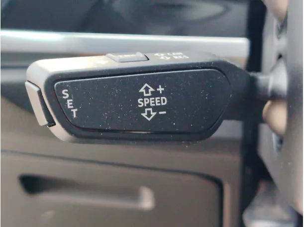 Car image 35