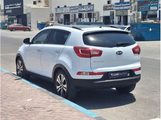 Car image 7