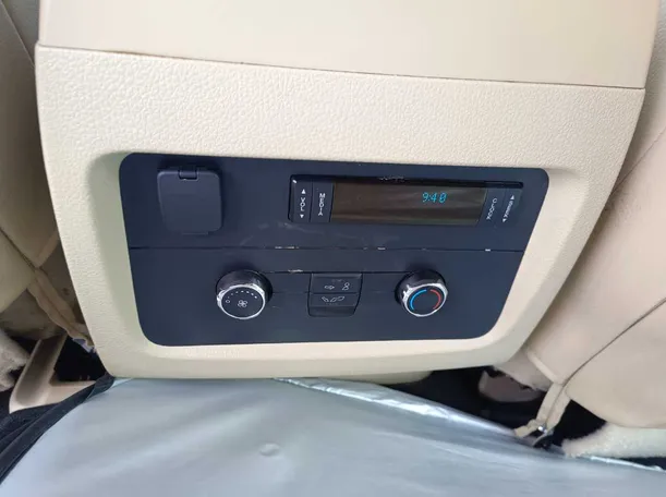 Car image 33