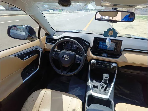 Car image 21