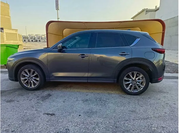 Car image 8