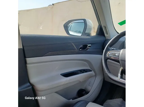 Car image 33