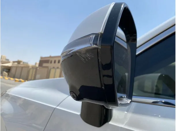 Car image 23