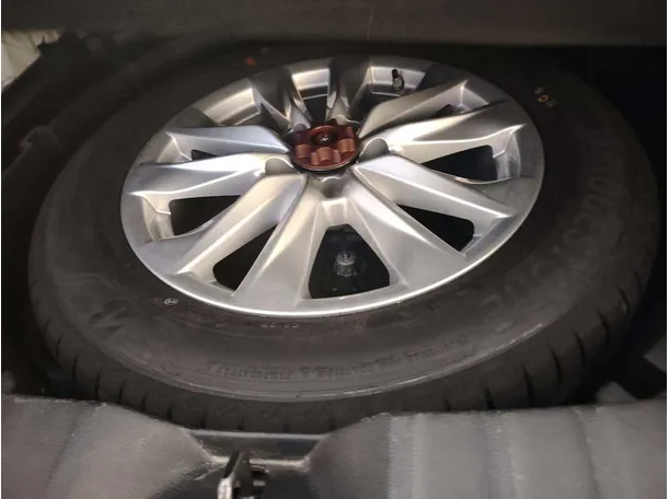 Car image 29