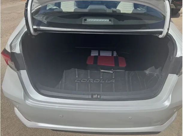 Car image 19
