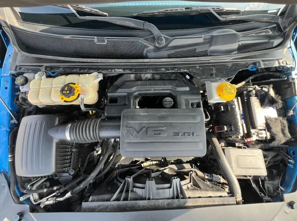 Car image 26