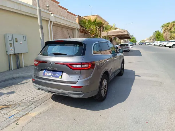 Car image 4