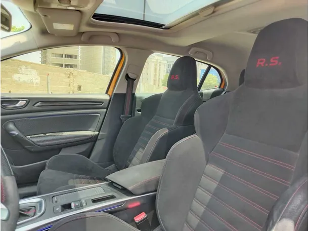 Car image 14