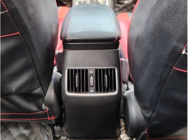 Car image 31