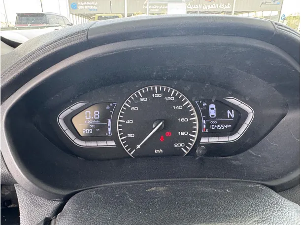 Car image 18