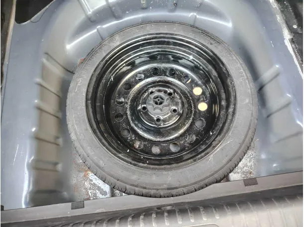 Car image 39