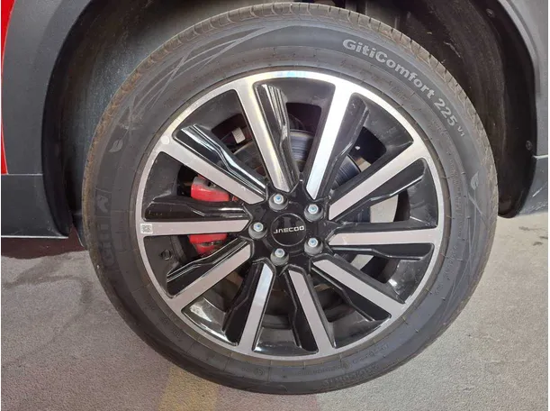 Car image 9