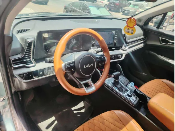 Car image 13