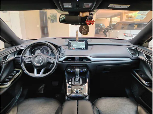 Car image 19