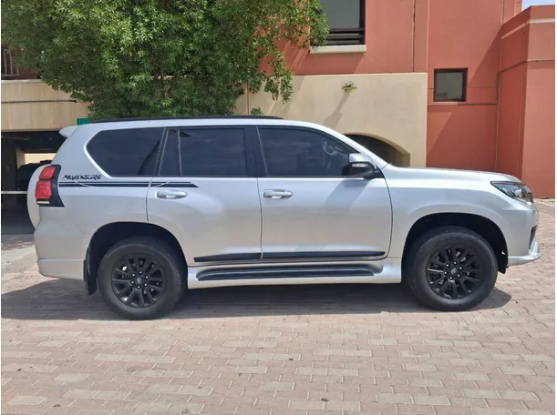 Car image 8