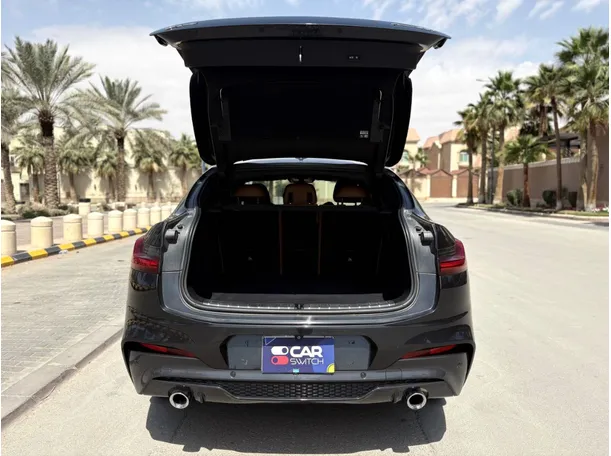 Car image 23