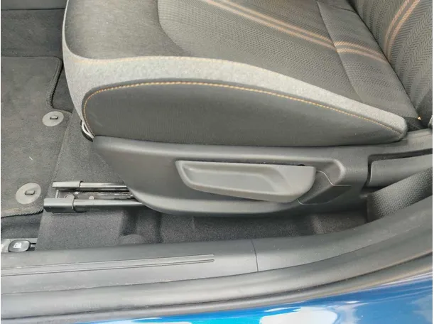 Car image 31