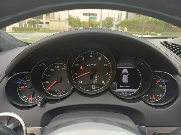 Car image 23