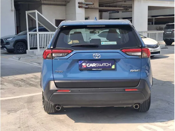 Car image 6