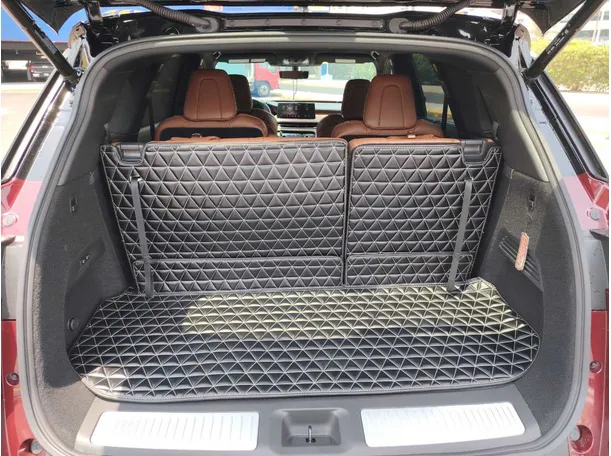 Car image 26