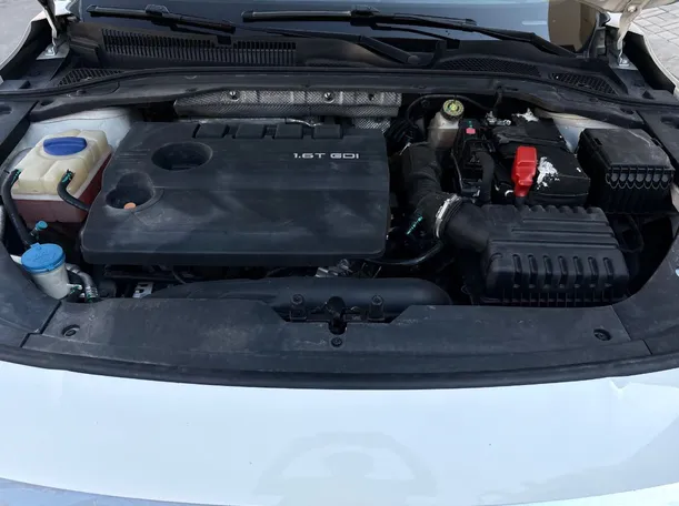 Car image 26