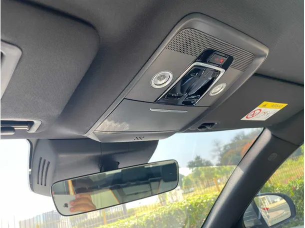 Car image 38