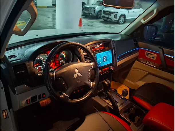 Car image 10