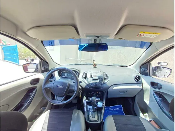 Car image 14