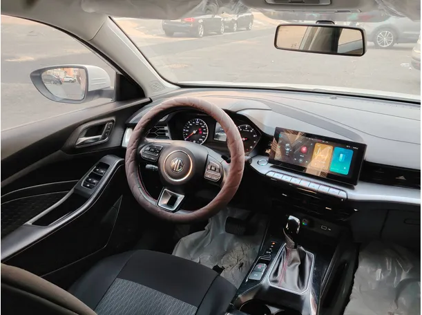 Car image 19