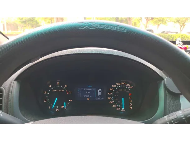 Car image 19